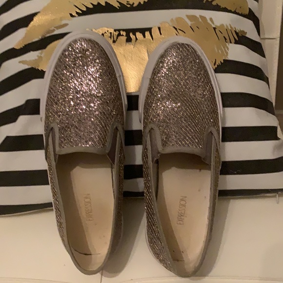 Sparkly slip on sneakers for women size 6 - Picture 2 of 8